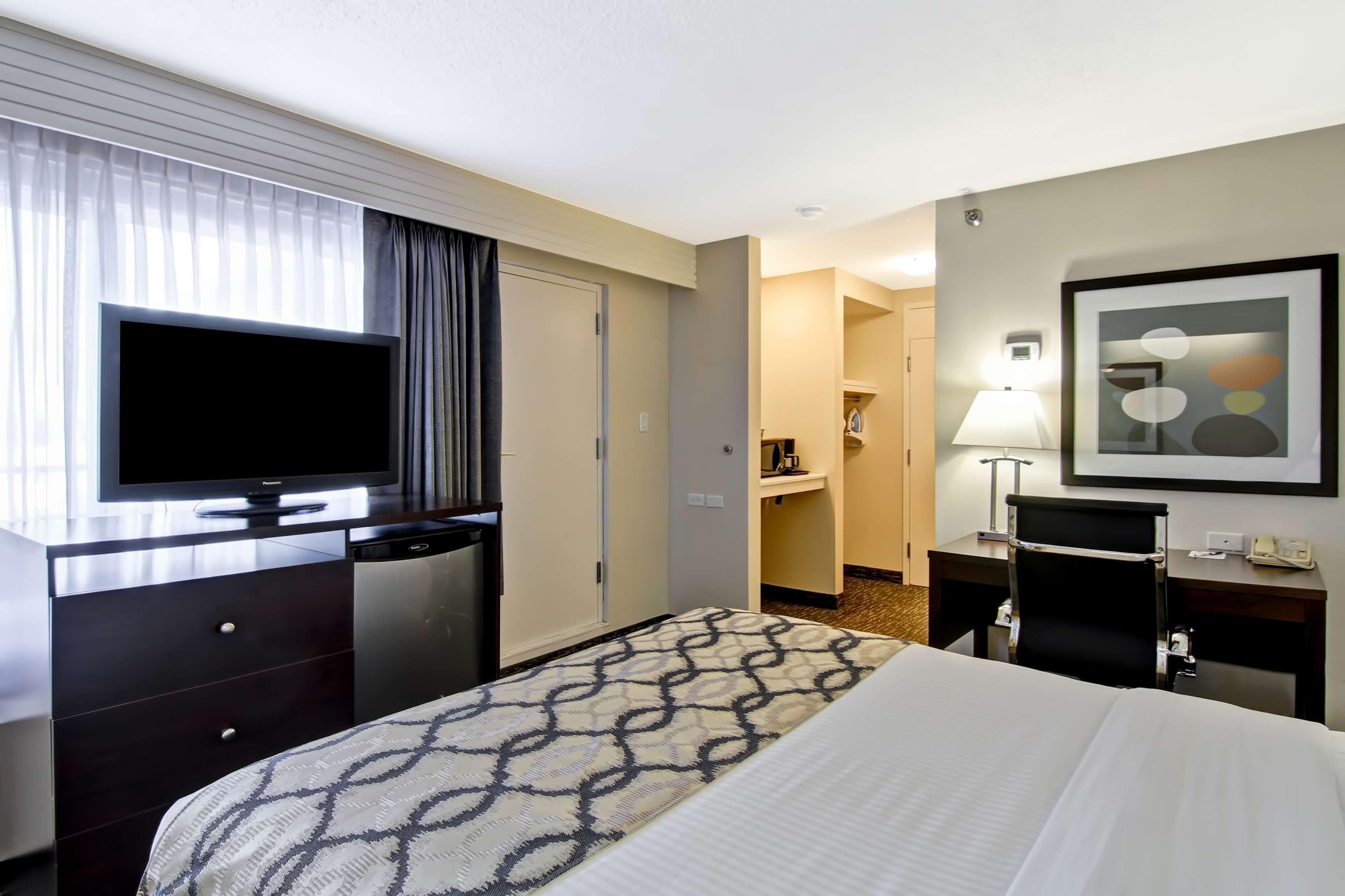 Best Western Cedar Park Inn Эдмонтон Экстерьер фото