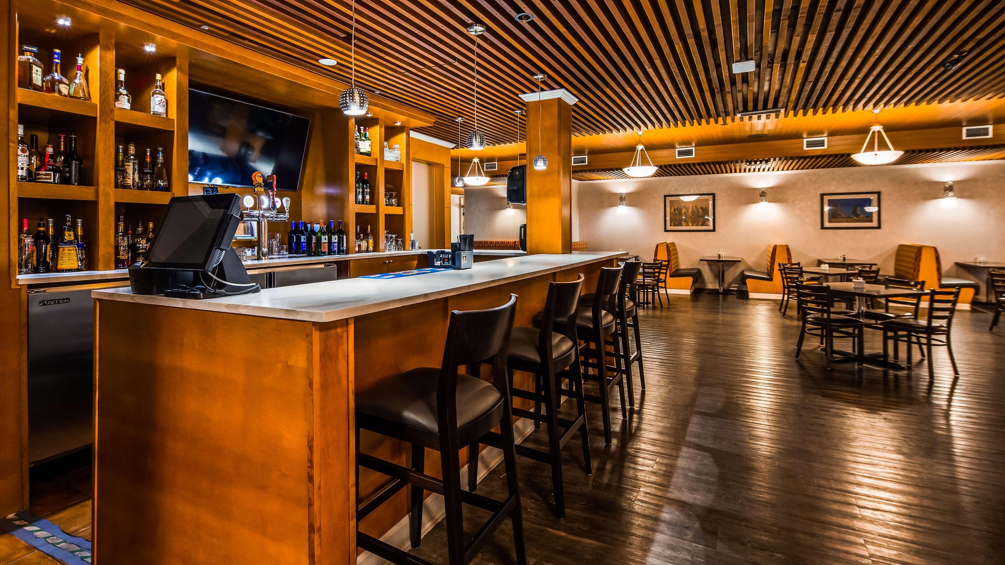 Best Western Cedar Park Inn Эдмонтон Экстерьер фото
