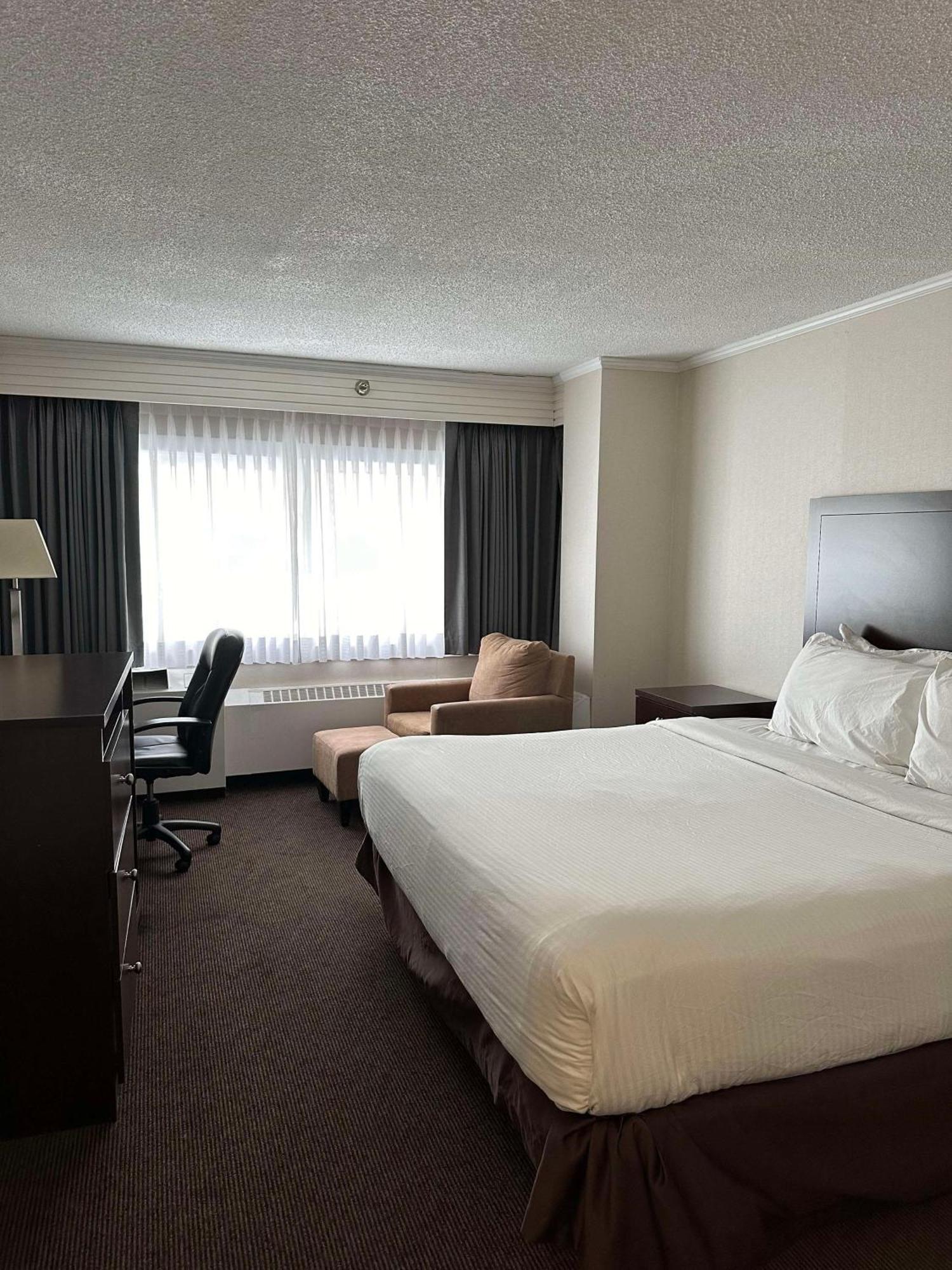 Best Western Cedar Park Inn Эдмонтон Экстерьер фото