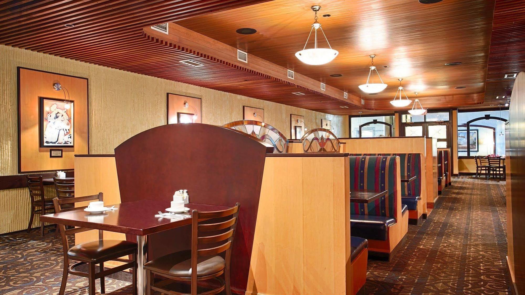 Best Western Cedar Park Inn Эдмонтон Экстерьер фото