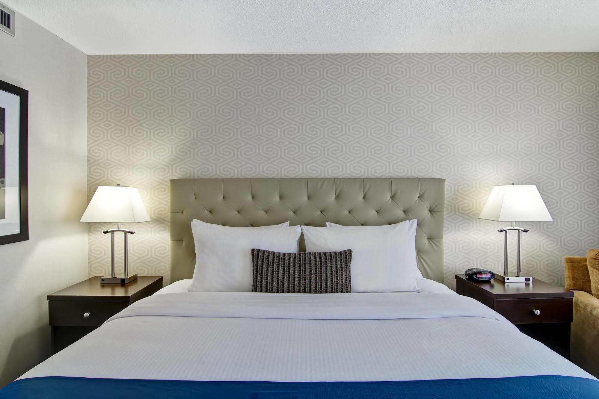 Best Western Cedar Park Inn Эдмонтон Экстерьер фото